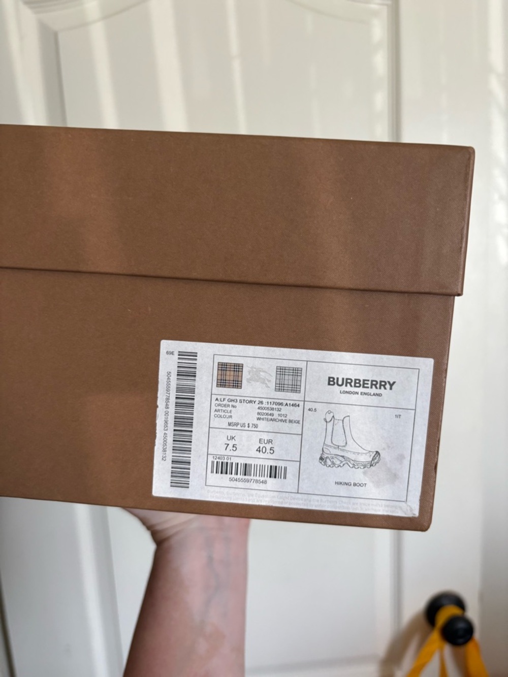 Burberry Rain/Snow boots - Picture 3 of 14